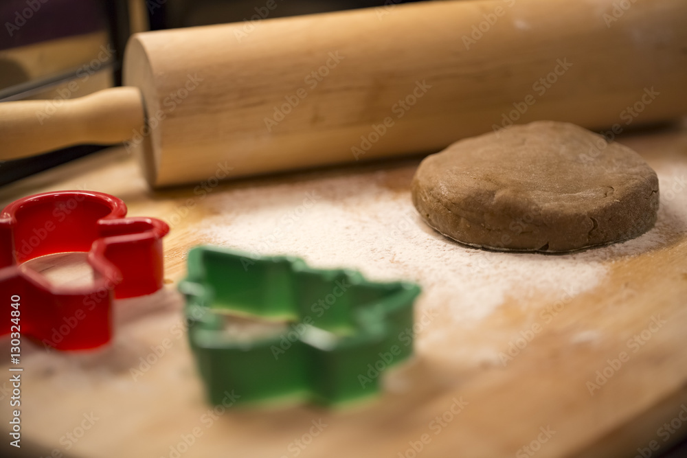 Making Christmas gingerbread cookies