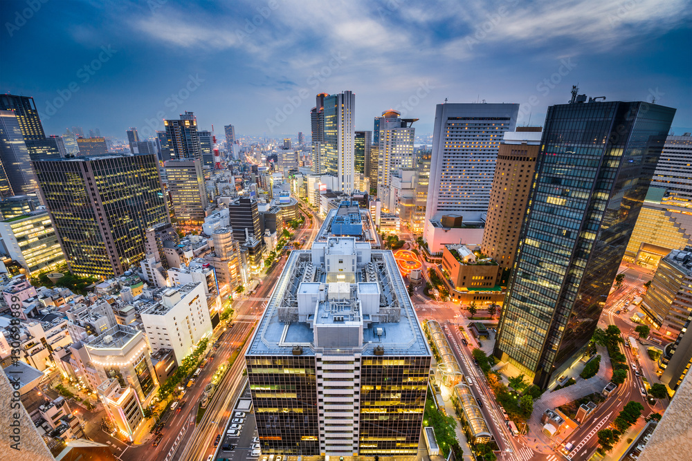 日本大阪梅田区的城市景观。