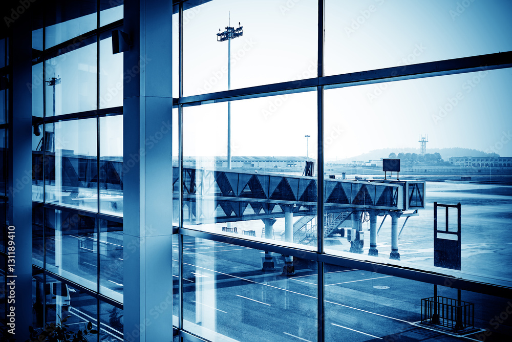 Shanghai Pudong Airport boarding bridge