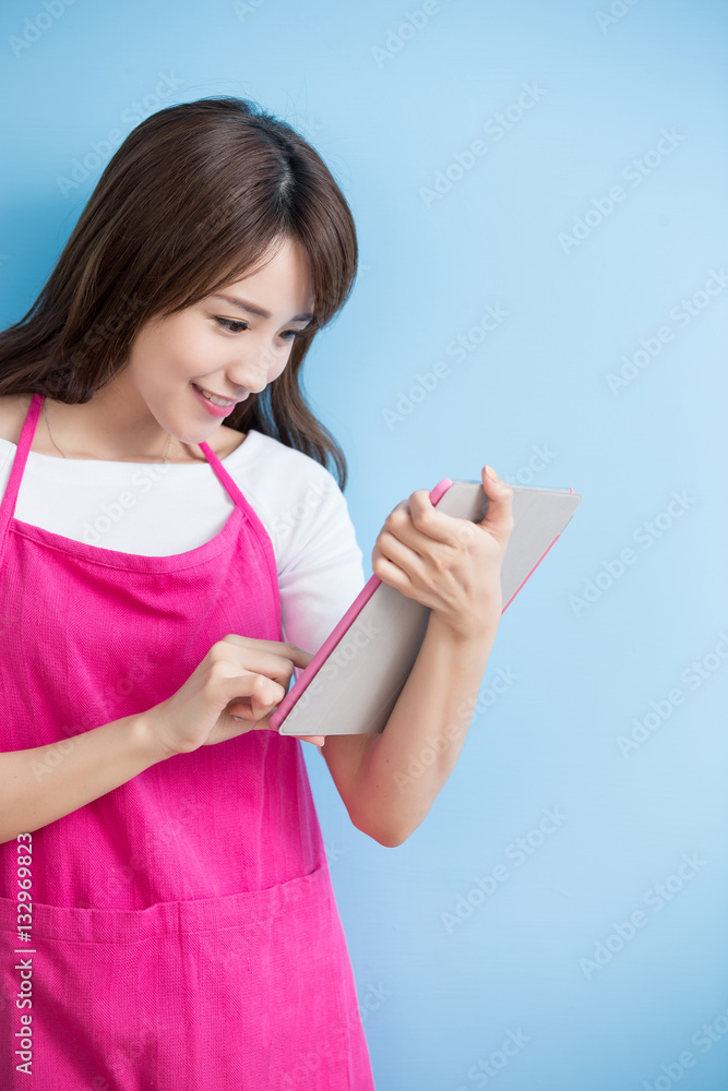 beauty housewife take tablet