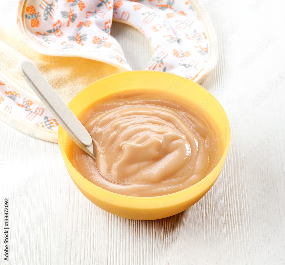 bowl of pureed apple