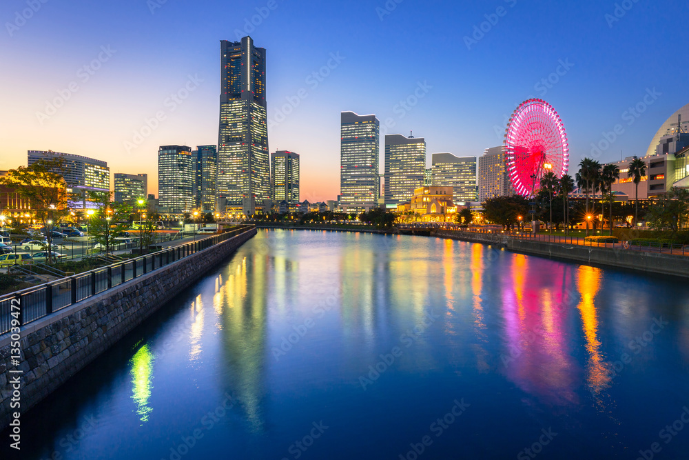 日本横滨市夜晚的城市景观