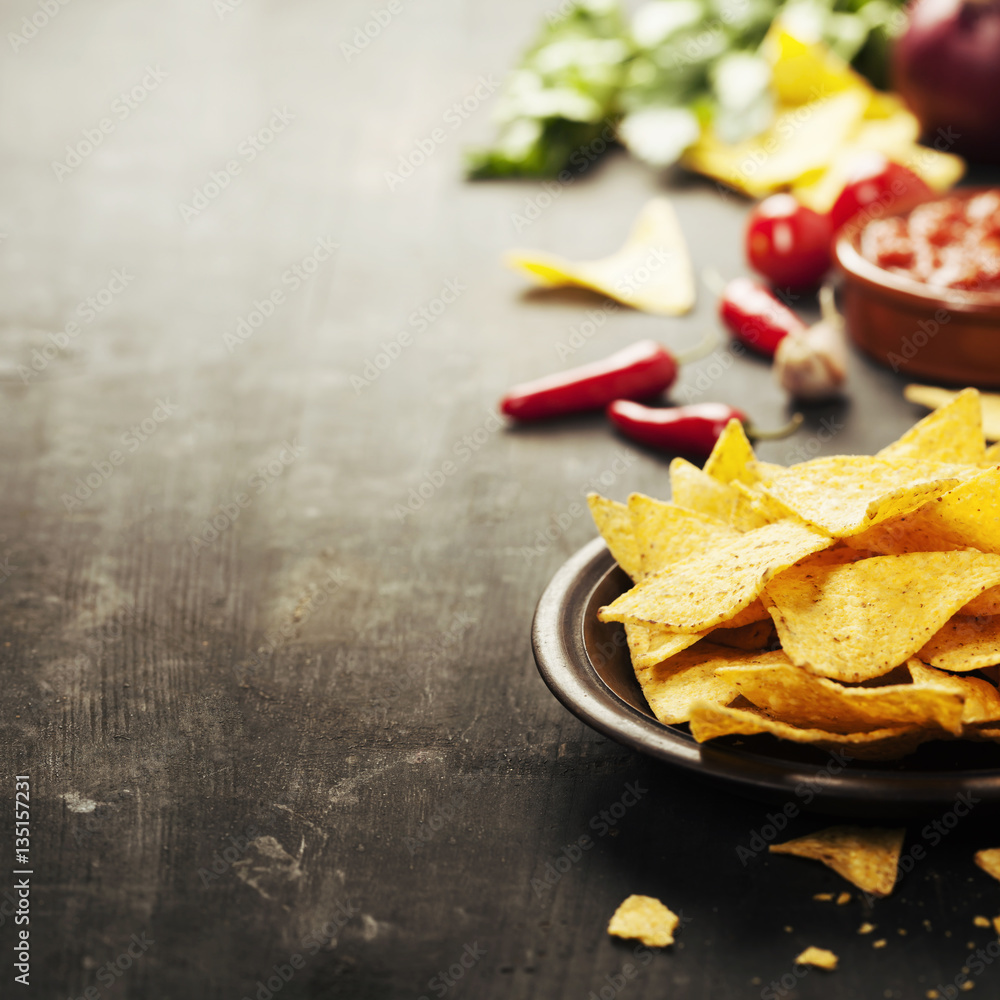 Nachos with Vegetables and dip