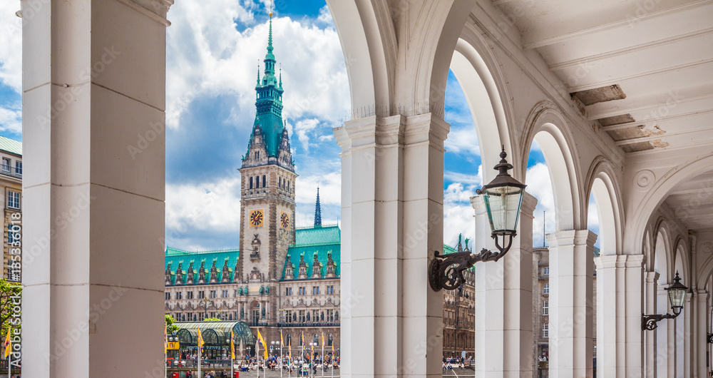 Hamburg city center with town hall and Alsterarkaden, Germany