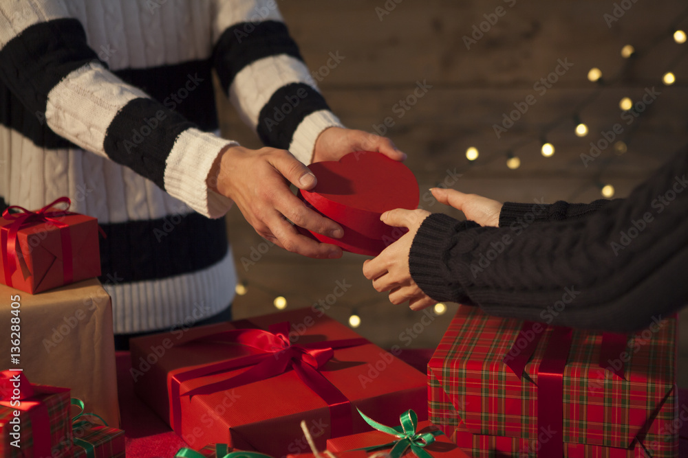 Men are giving gifts to women