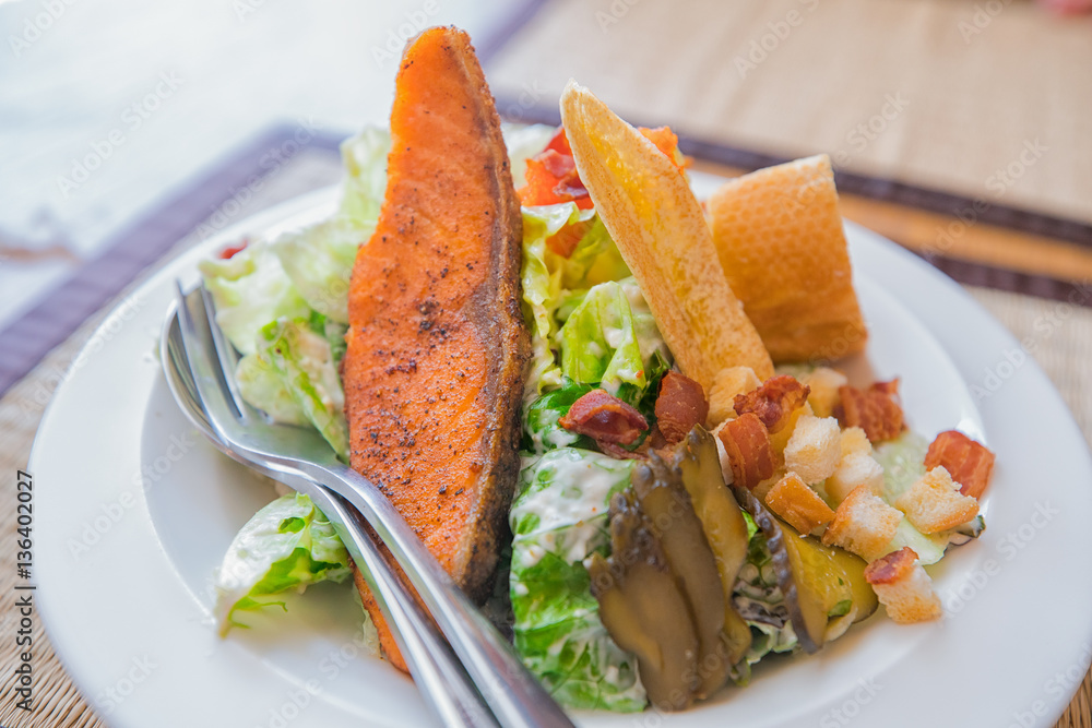 Salmon salad