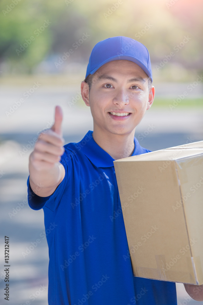 deliveryman stand and thumb up