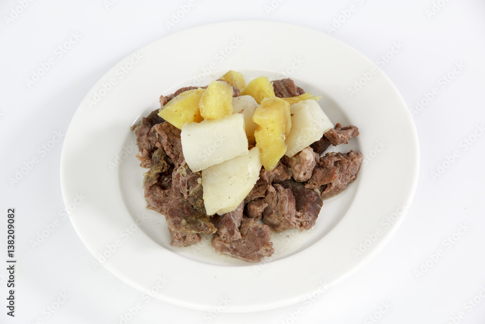 Cooked beef with sweet potatoes