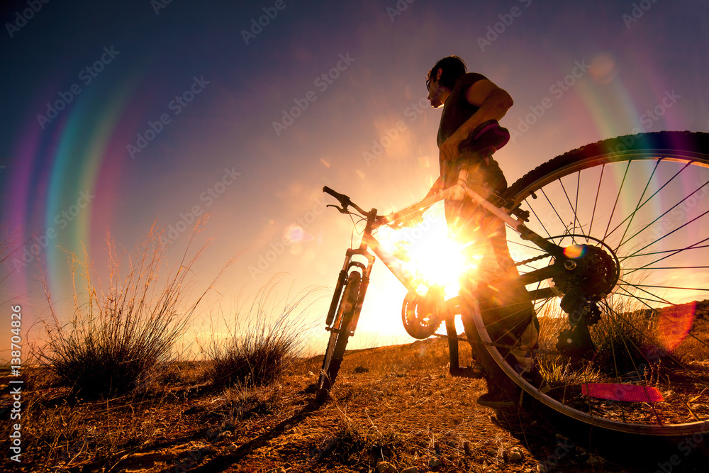 Bicicleta de montaña.Deportes y ciclismo.Estilo de vida y aventuras.Vida saludable,Carrera de bicicl