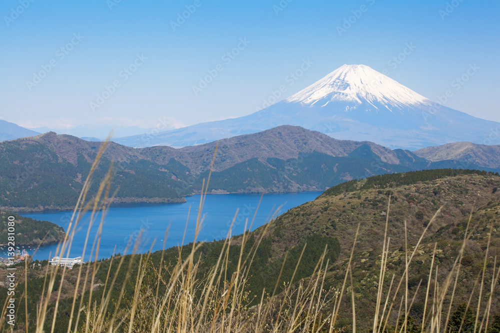 Beautiful Lake ashi and mt. Fuji in autumn season