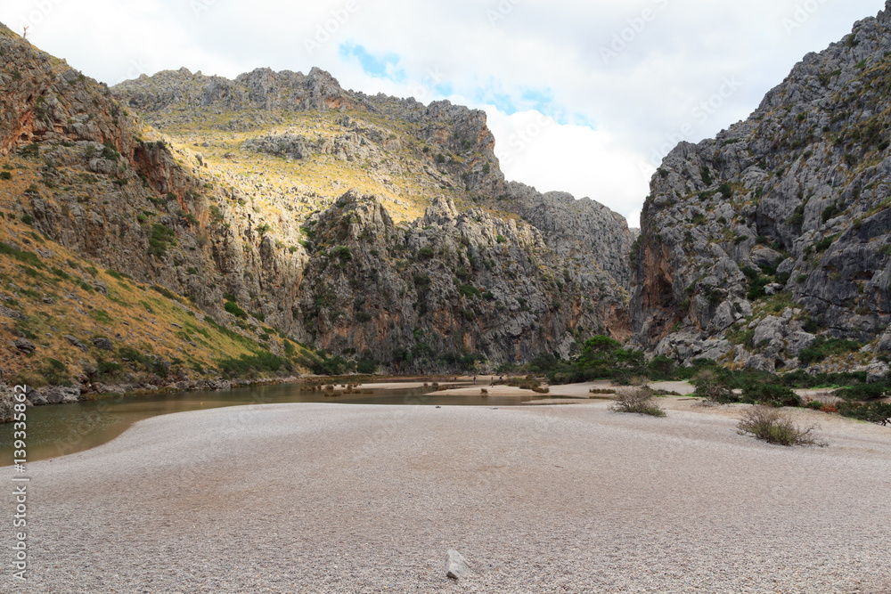 Canyon Torrent de Pareis and beach，马略卡岛，西班牙