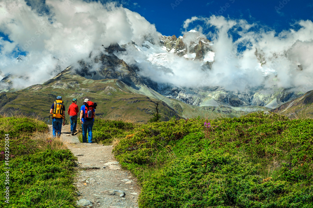 瑞士，欧洲高山家庭徒步旅行