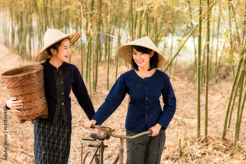 亚洲农村地区妇女的生活。