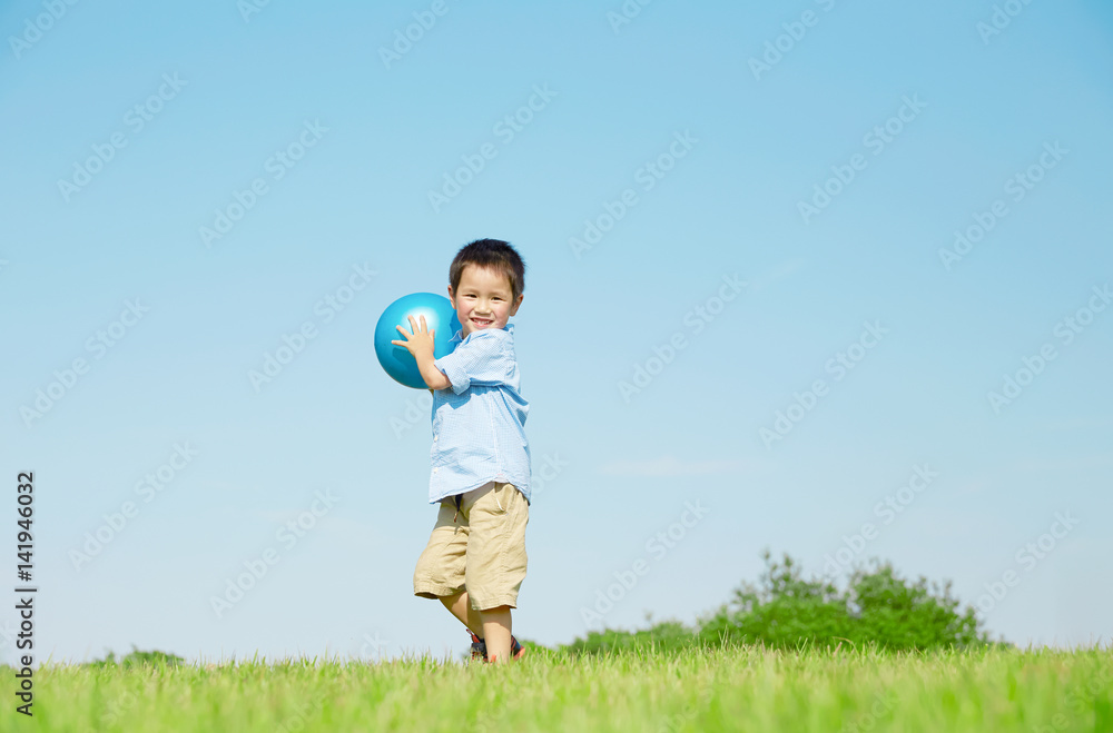 男の子　遊ぶ