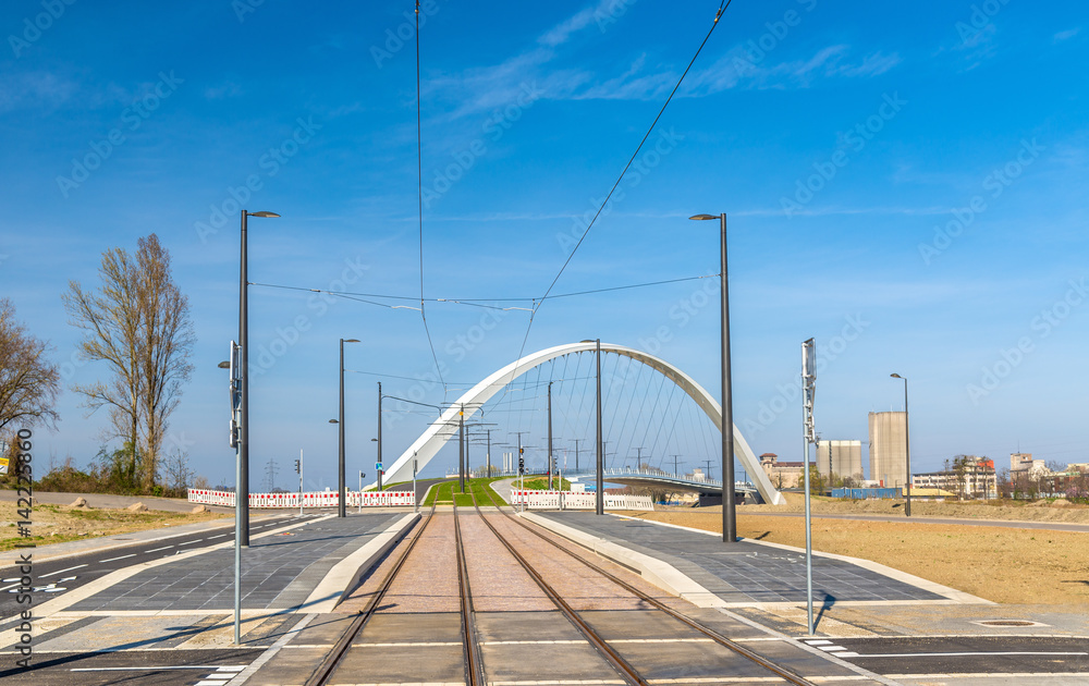 New tram line Strasbourg - Kehl to connect France and Germany. A stop on the French side