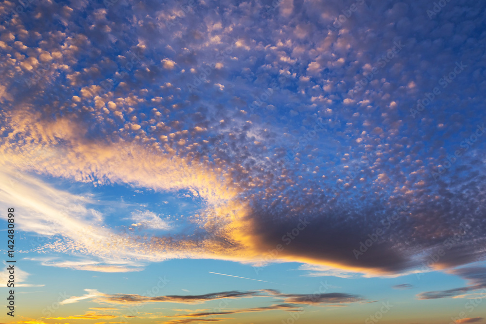 Dramatic sky pattern at sunset