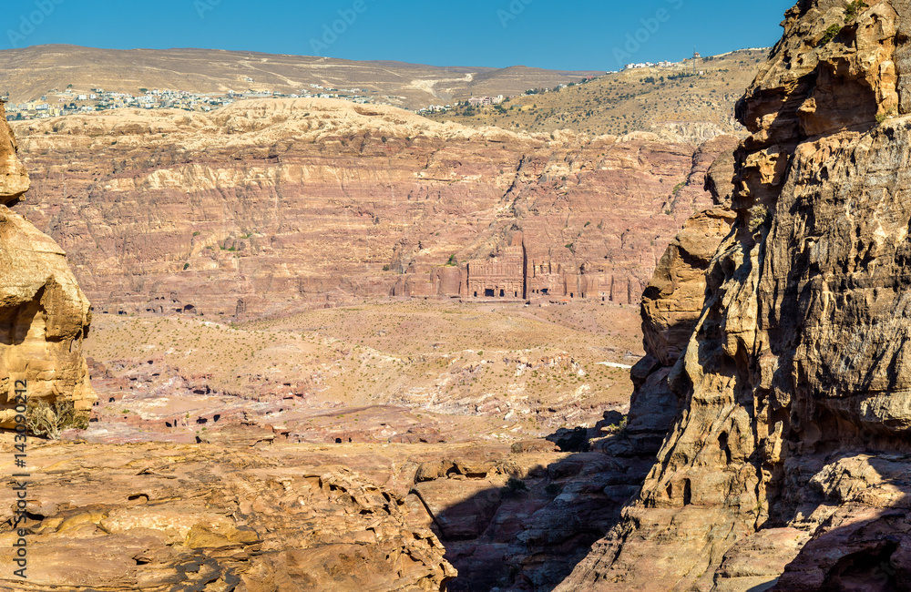 Wadi Jeihoon，通往佩特拉El Deir修道院的道路