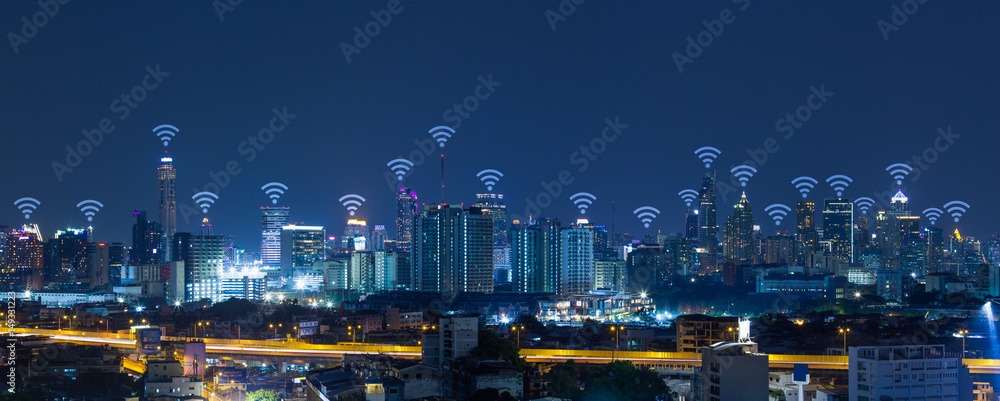 具有wifi网络连接概念的全景城市景观