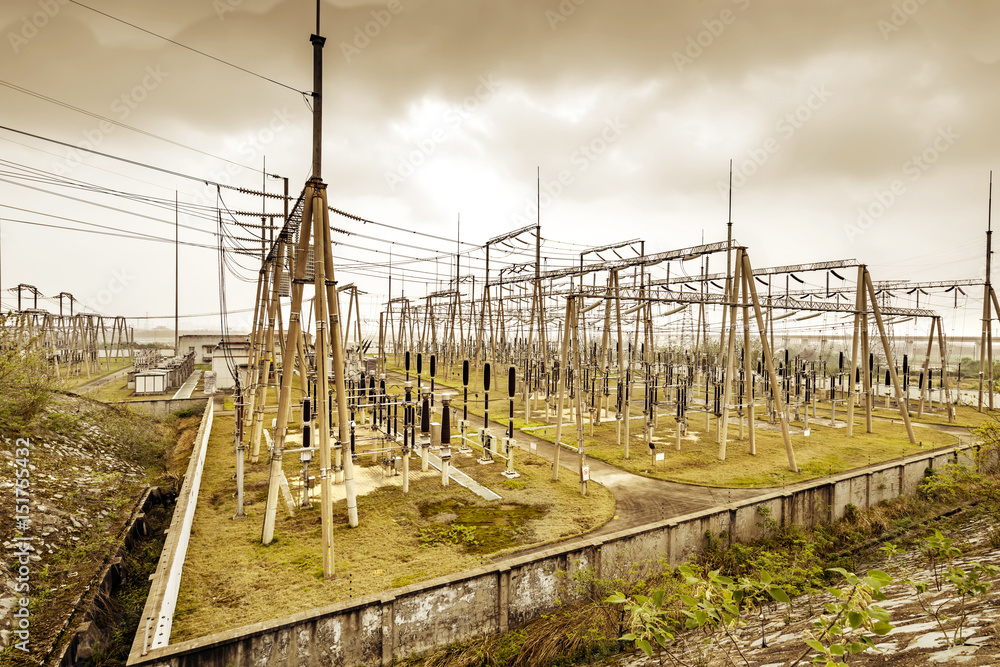 High voltage power substation