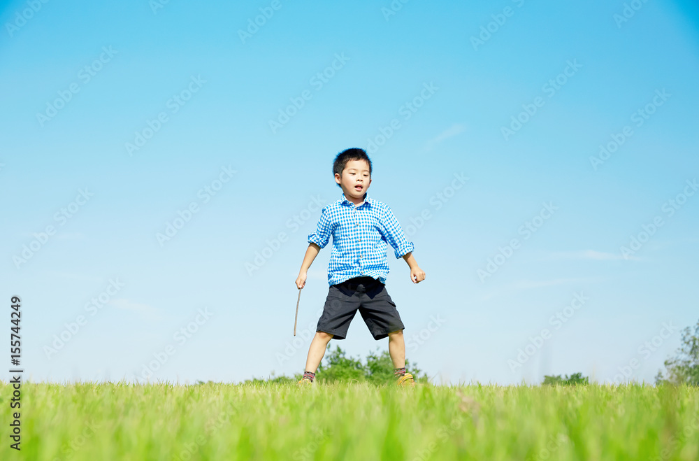 男の子　遊ぶ