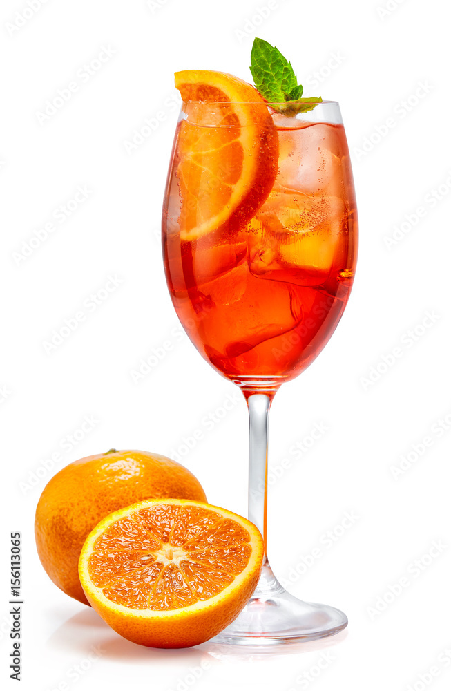 一杯aperol雪碧鸡尾酒