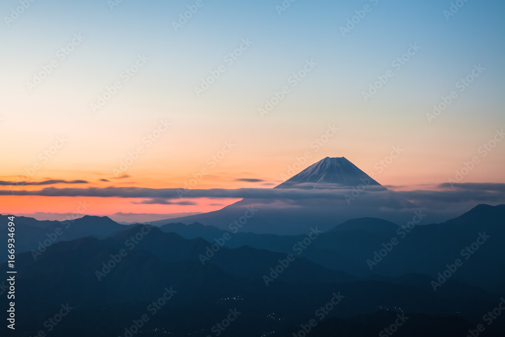 富士山，春季日出天空美丽