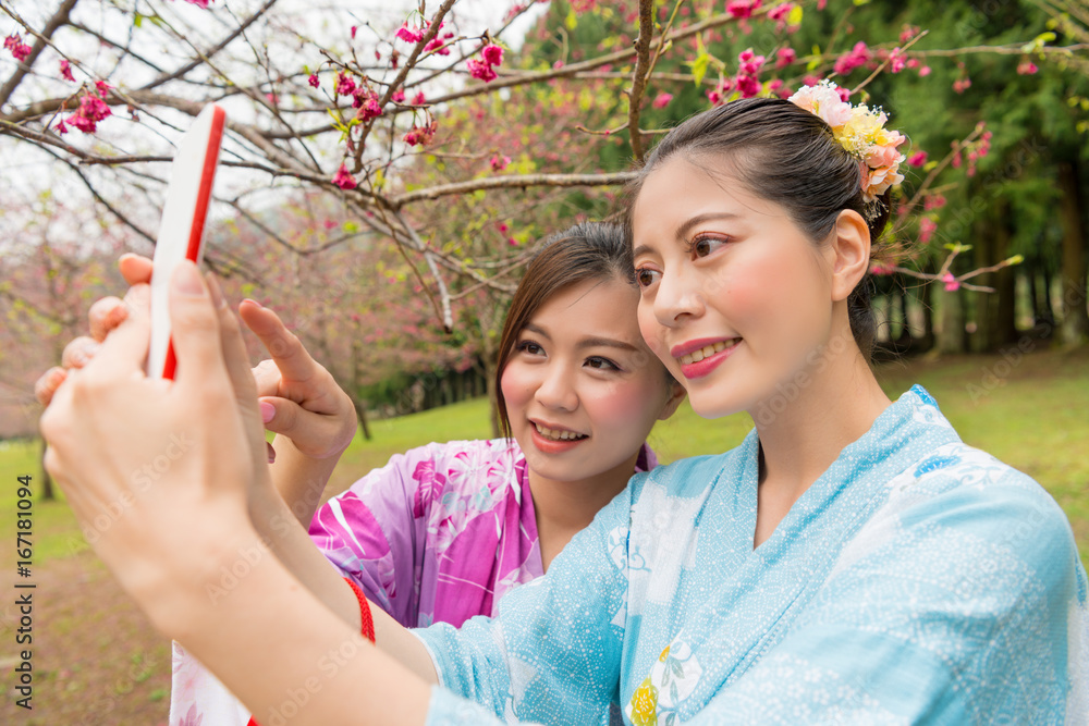 女游客女友在日本观光