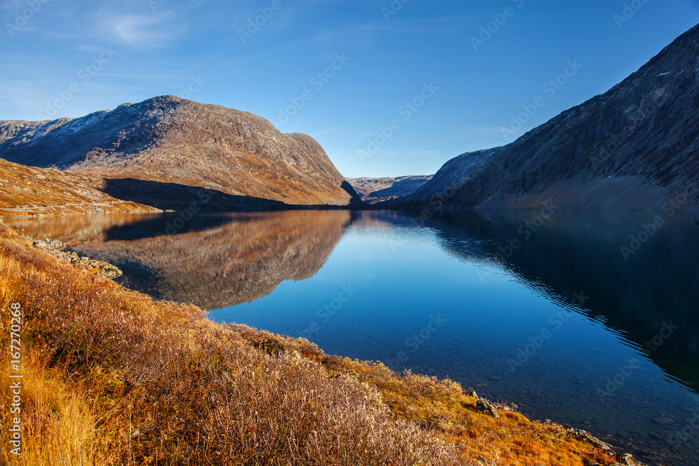 挪威Djupvatnet湖景观