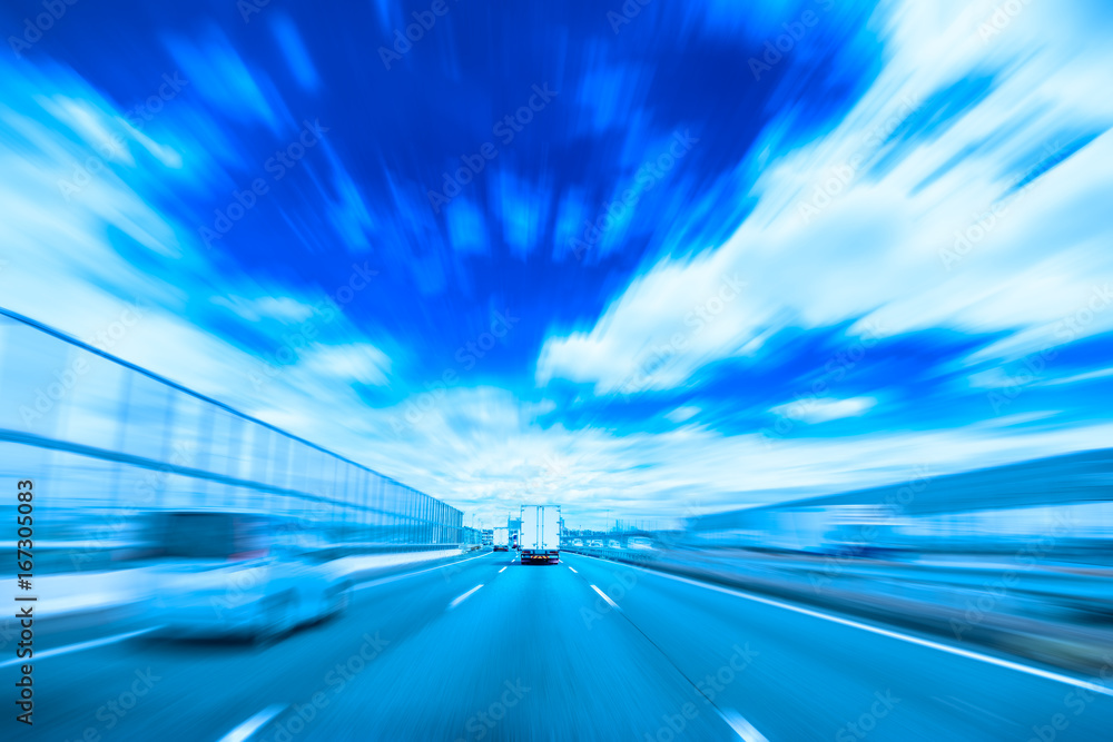 高速道路の風景