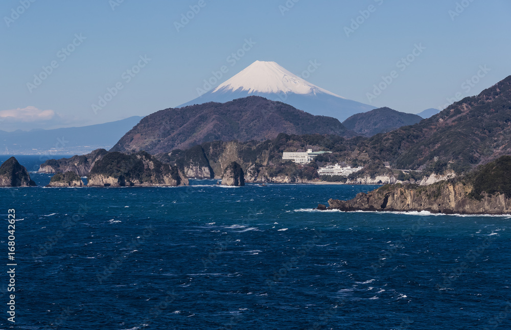 静冈县伊豆市的富士山和冬季的日本海