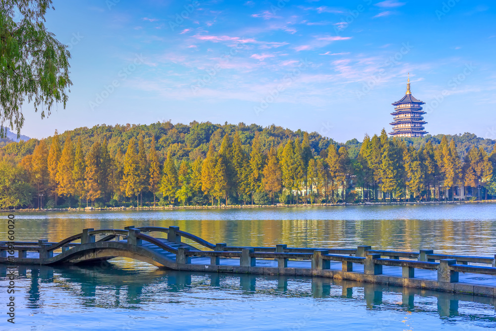 杭州西湖风景秀丽