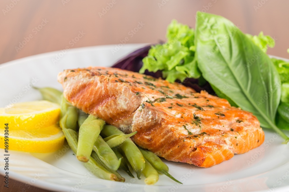 Fried fish with vegetables.