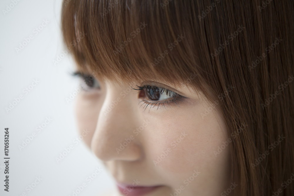 Close up the eyes of a woman