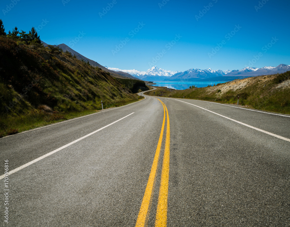 Road to Mount Cook, New Zealand