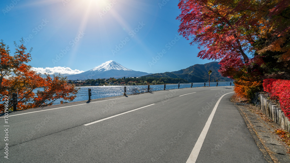 秋色富士山，日本