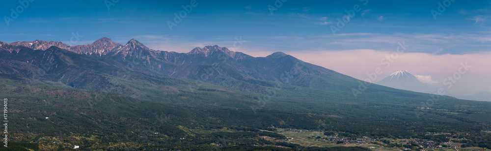 春天的长野县富士山和高山山脉