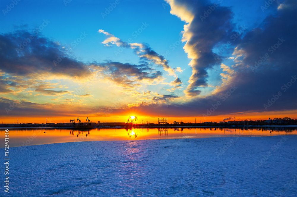 冰雪湖日出美景