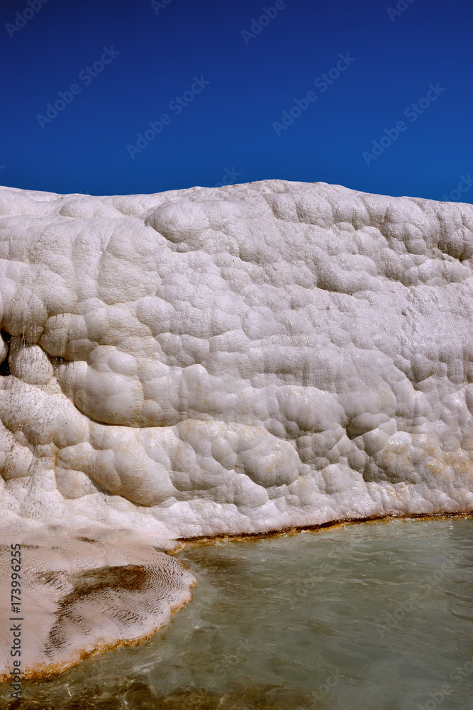 矿泉和碳酸钙矿床的自然形成（Pamukkale，翻译为co）
1761510469,海洋生物中的深海潜水员，矢量