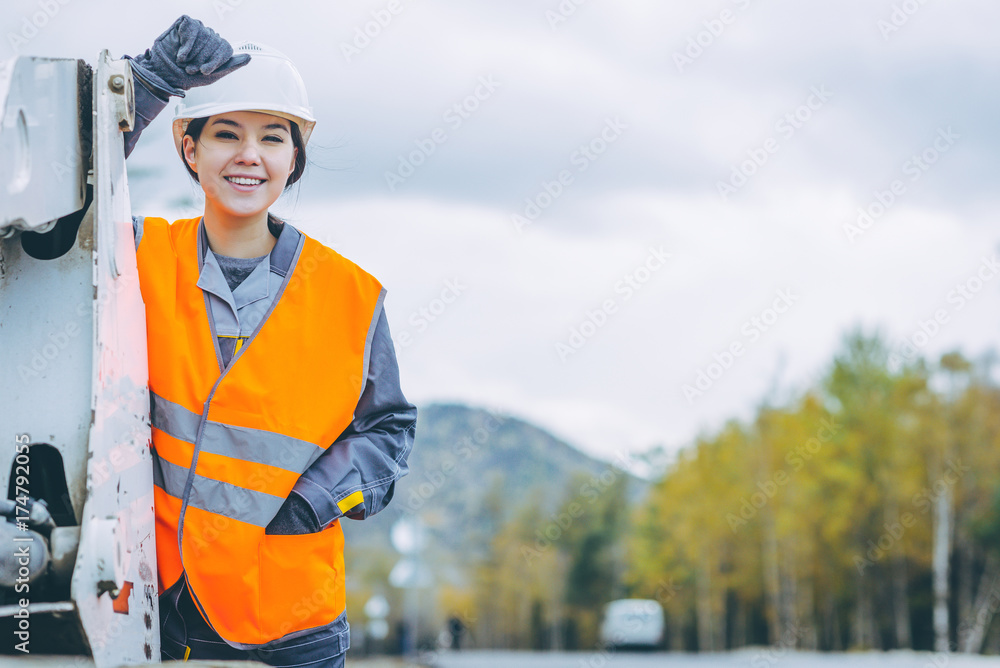 女工修路