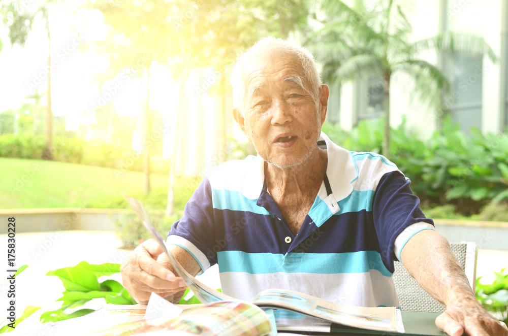 亚洲资深男士