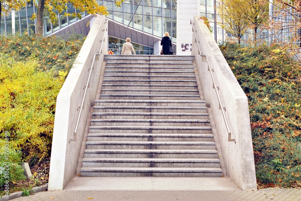 现代城市建筑楼梯