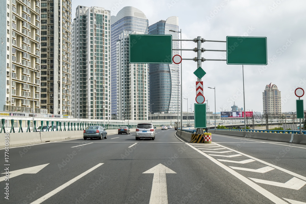 城市建设道路与天际线