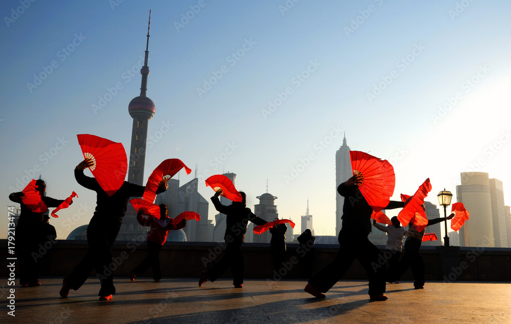 Traditional Chinese dance with fans.