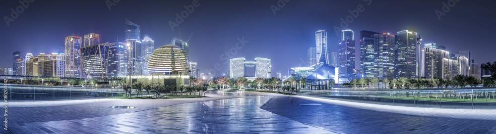 城市金融广场、夜景和摩天大楼