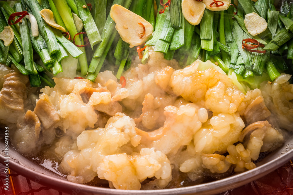 博多もつ鍋　Motsunabe, or giblets cooked in a hot pot