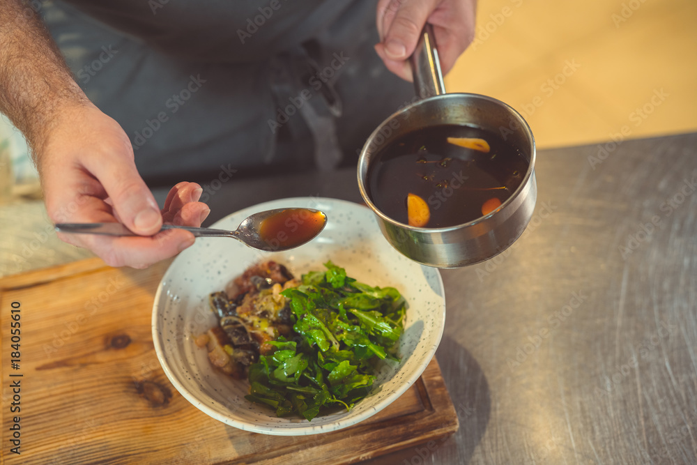 厨师烹饪特写