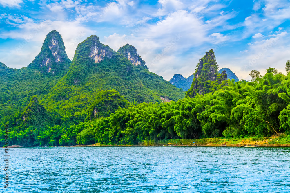 Guilin, Yangshuo, beautiful scenery of mountains and rivers