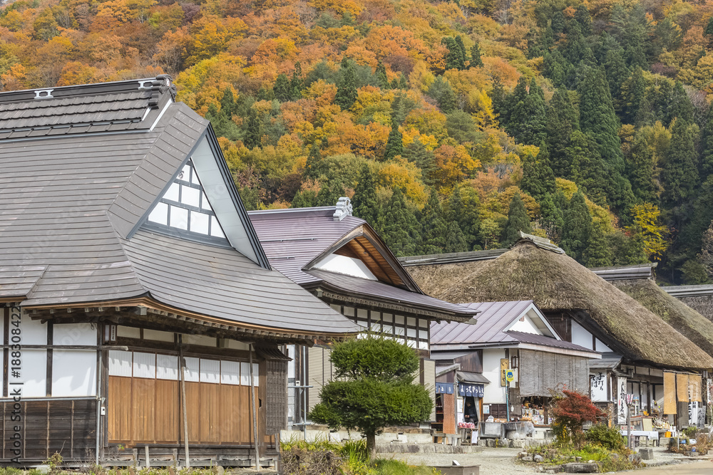 日本福岛-2017年11月1日：Ouchijuku村是会津-西海岸沿线的一个新的邮政小镇