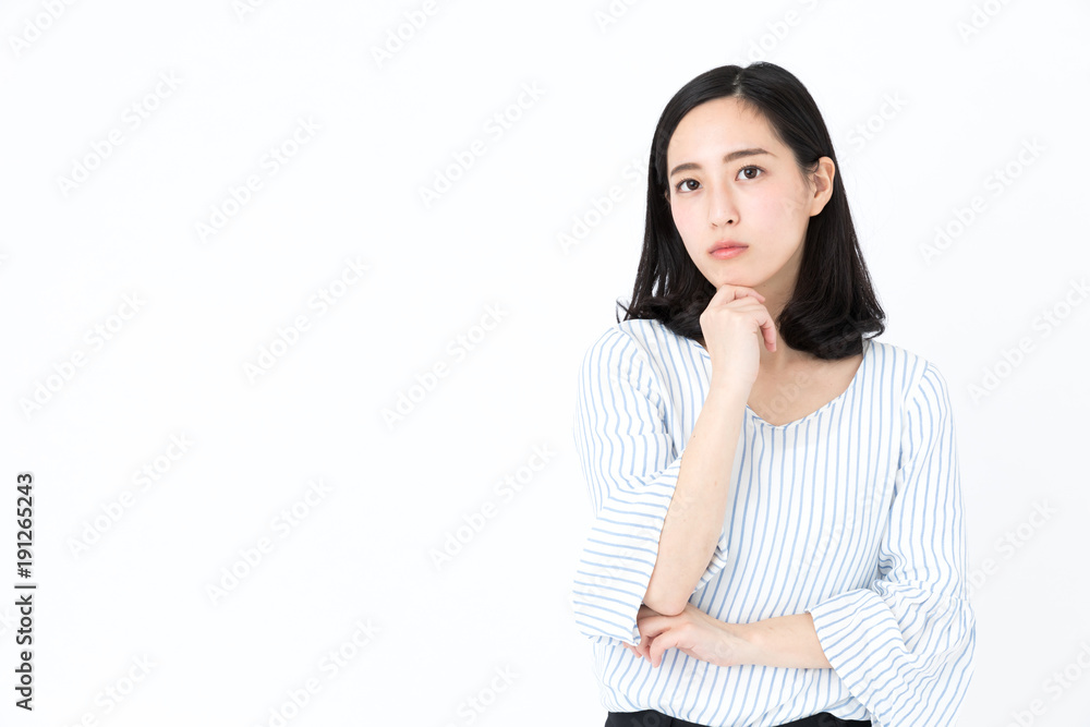 私服女性　白バックイメージ