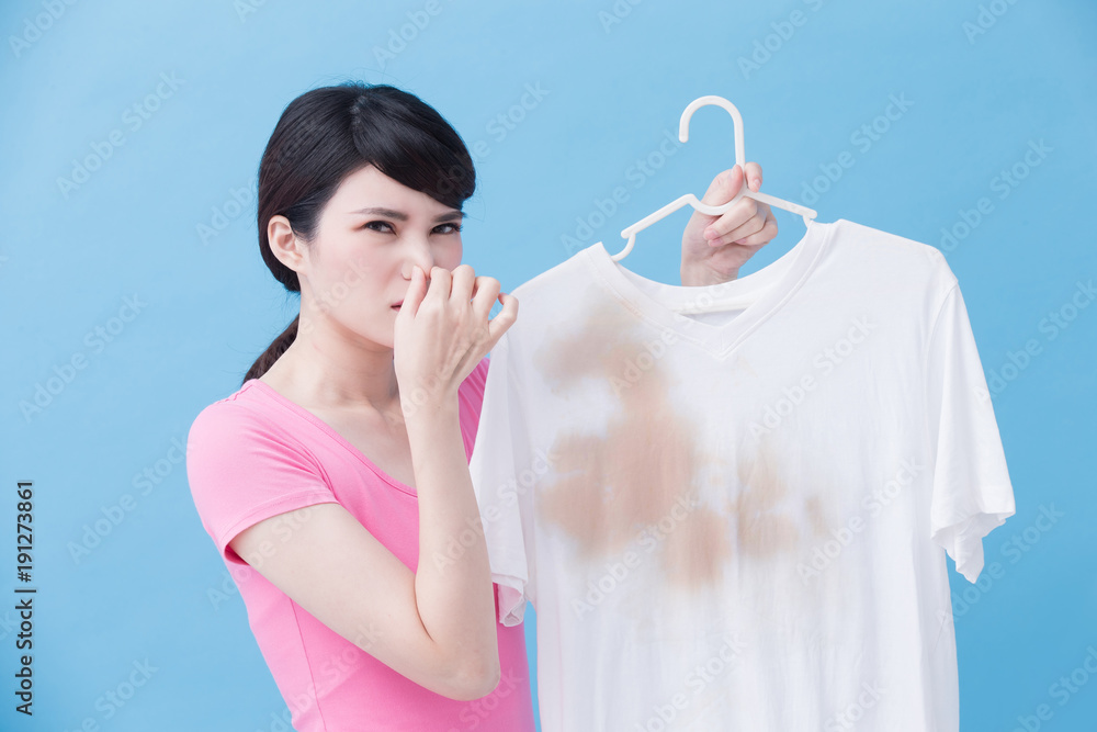 woman with dirty shirt